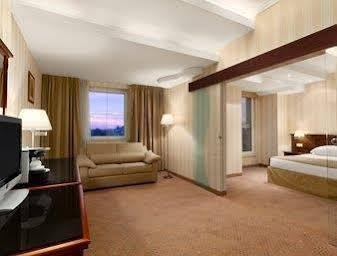 Hotel Ramada & By Wyndham North Bucureşti