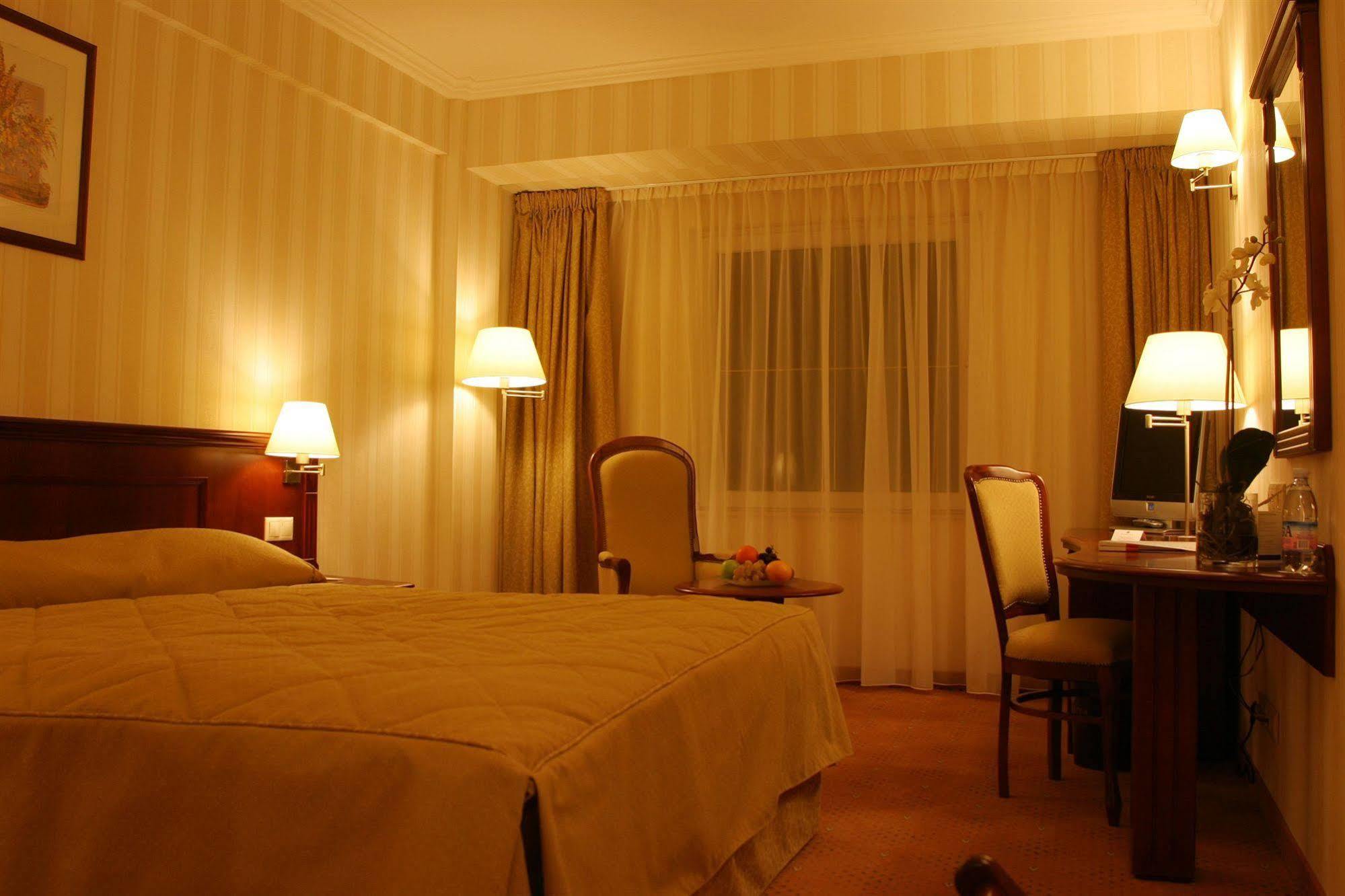 Ramada & By Wyndham North Hotel 4*